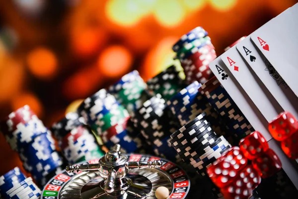 olctoto app showing live blackjack table with dealer and betting interface